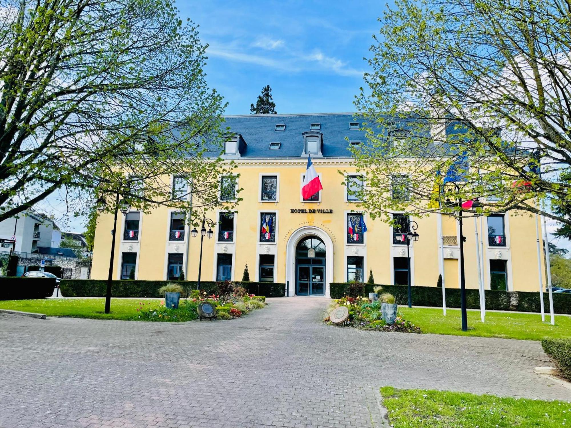 Studio Renove Et Tres Fonctionnel, Marly-Le-Roi Exterior photo